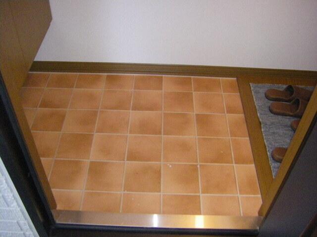 メゾンしみず（102） 玄関