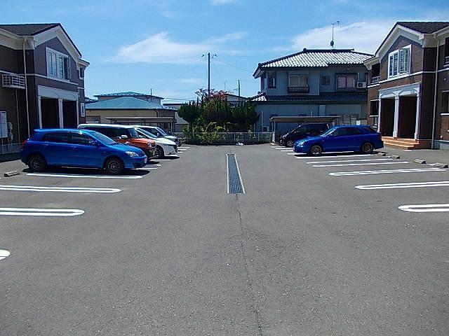 クレメントＢ棟（104） 駐車場