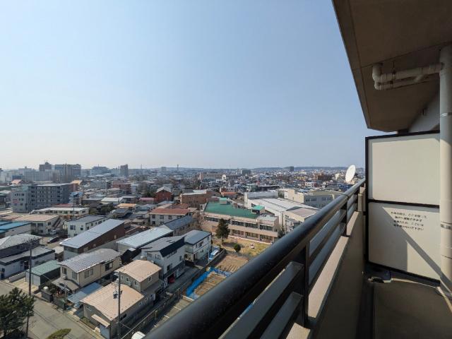 サーパス保戸野すわ町（1002） バルコニー