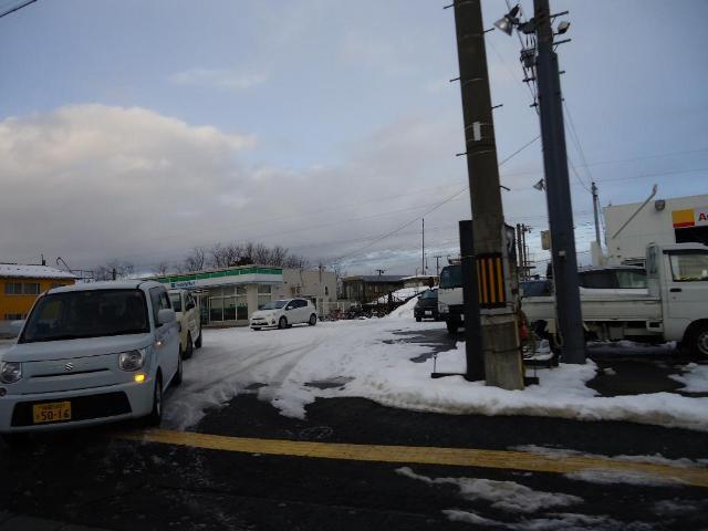 ファミリーマート秋田上飯島店：165m