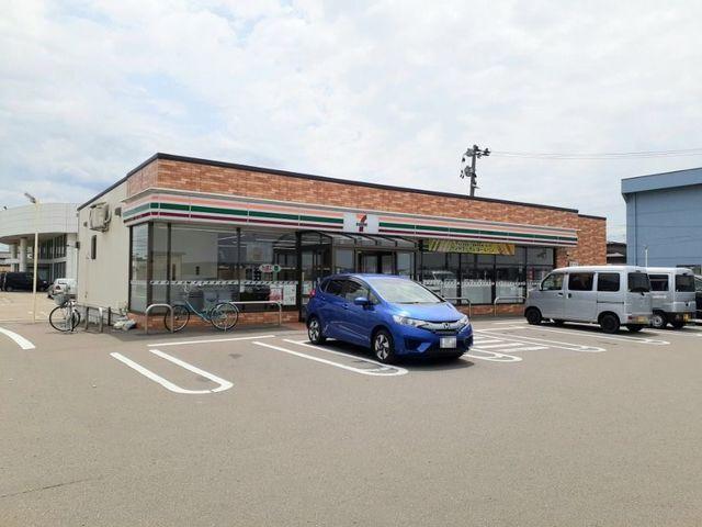 セブンイレブン仁井田本町店：673m