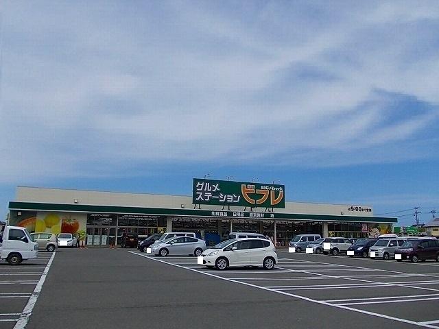 ビフレ東通店：1411m