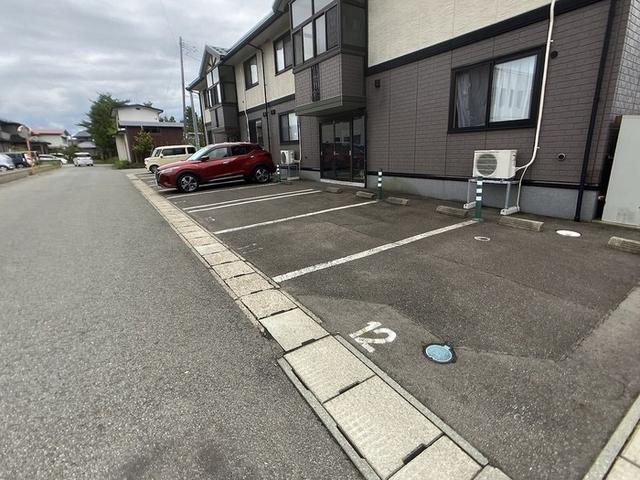 サンライフ広面（102） 駐車場