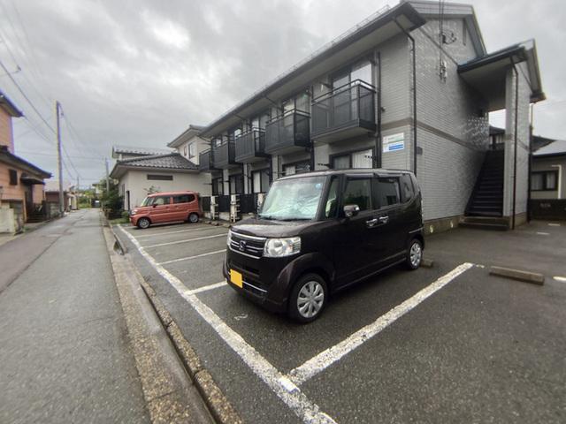 サンステージ東通（205） 駐車場