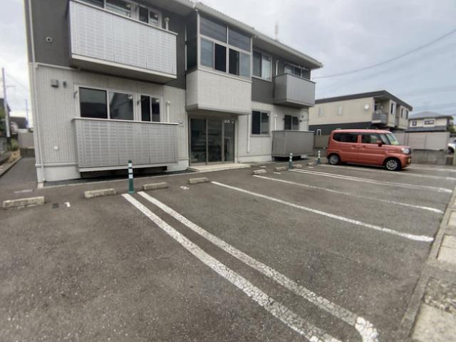 サンモール広面（101） 駐車場