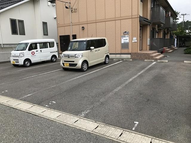 ウィル元町（102） 駐車場