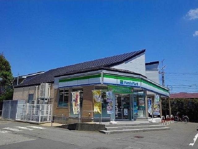 ファミリーマート牛島東５丁目店：1600m