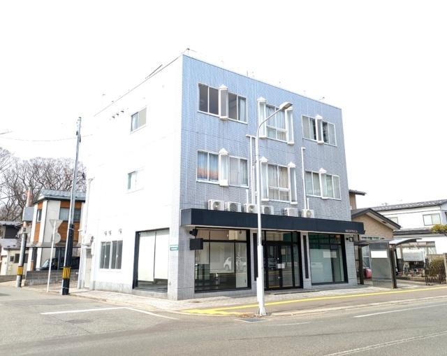 秋田市役所まで徒歩14分の立地