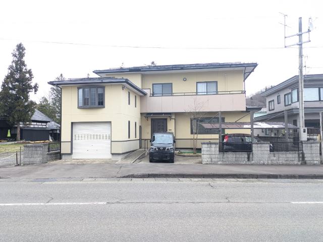 JR角館駅まで車で4分の立地