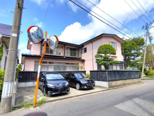駐車スペースは3台分あり！