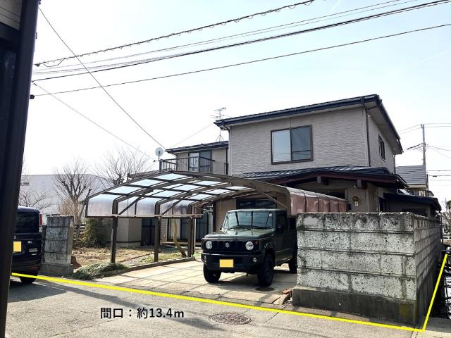 間口は約13.4ｍです