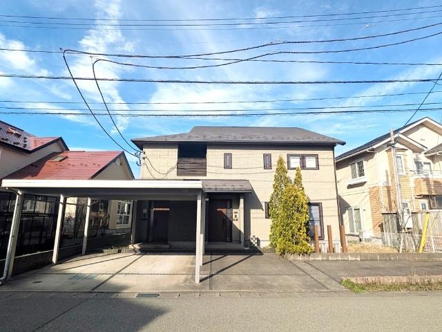 完全分離型の二世帯住宅にて玄関が2つあります！