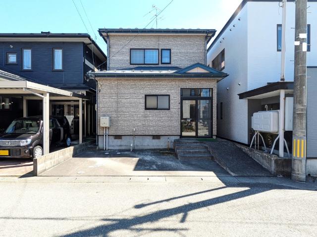 秋田市手形字西谷地　中古住宅 外観