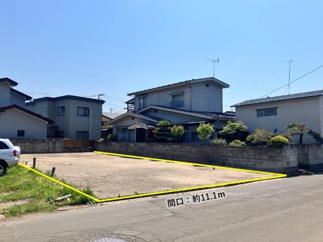 前面道路に約11.1ｍ接道しています