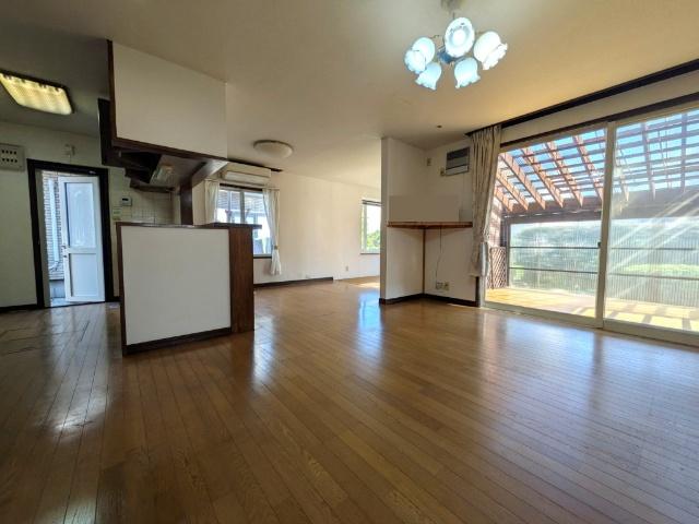 9/5･6予約制OH開催！秋田市御所野元町7丁目　中古住宅 リビング