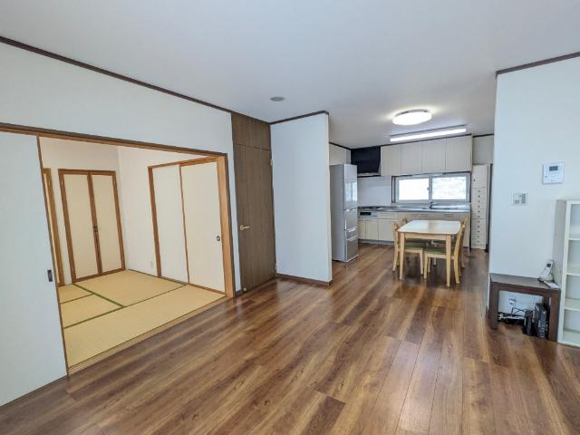 9/12･13予約制OH開催！秋田市大平台1丁目　中古住宅　 リビング