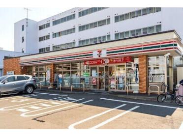 セブンイレブン札幌北28条店：359m