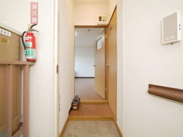 ライフコート元町III（202） 玄関