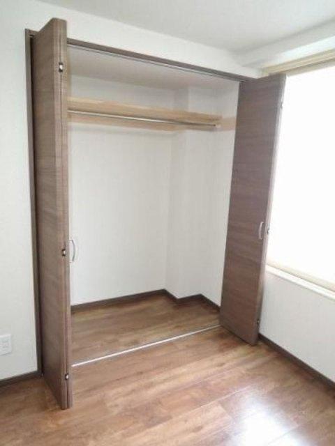 クリスタルハイツ栄町（302） 収納