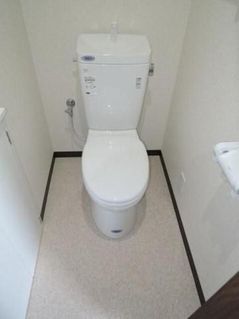 クリスタルハイツ栄町（302） トイレ