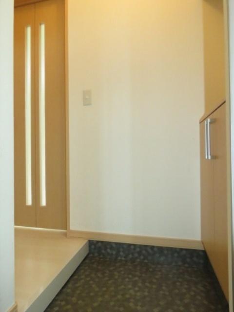 ＶＩＬＬＡ・ＰＯＰＯＬＯＩ（202） 玄関