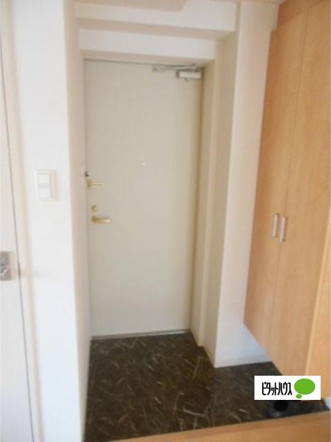 ビッグパレス南１２条　（202） 玄関