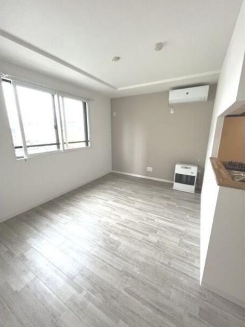 ＳＥＲＡＭ北９条　（305） リビング