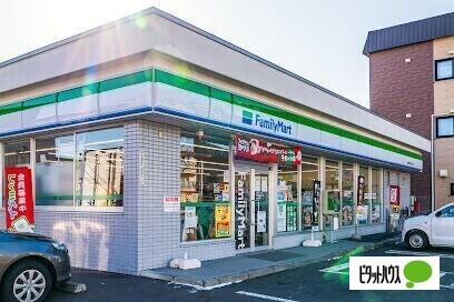 ファミリーマート札幌平和通4丁目店：548m
