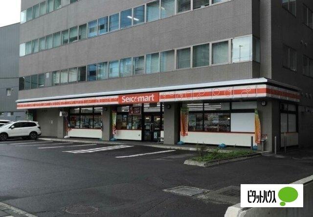 セイコーマート南9条店：87m