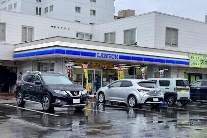 ローソン札幌北7条東店：137m