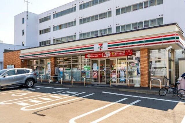 セブンイレブン札幌北28条店：401m