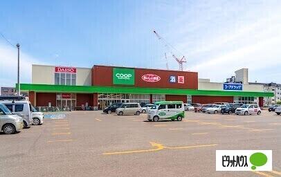 コープさっぽろほんどおり店：800m