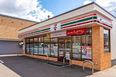 セブンイレブン札幌北39条東16丁目店：232m