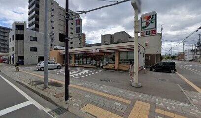 セブンイレブン札幌北23条店：103m