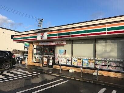 セブンイレブン札幌北37条東店：289m