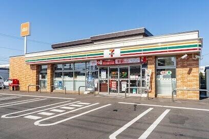セブンイレブン札幌東苗穂4条店：546m