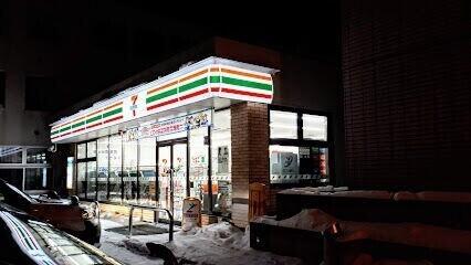 セブンイレブン札幌東苗穂7条店：426m