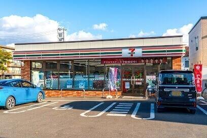 セブンイレブン北27条店：118m