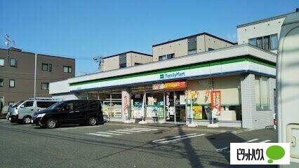 ファミリーマート札幌菊水6条店：346m