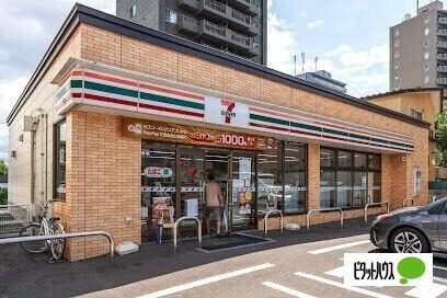 セブンイレブン札幌月寒中央通4丁目店：65m