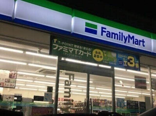 ファミリーマート札幌屯田6条店：384m