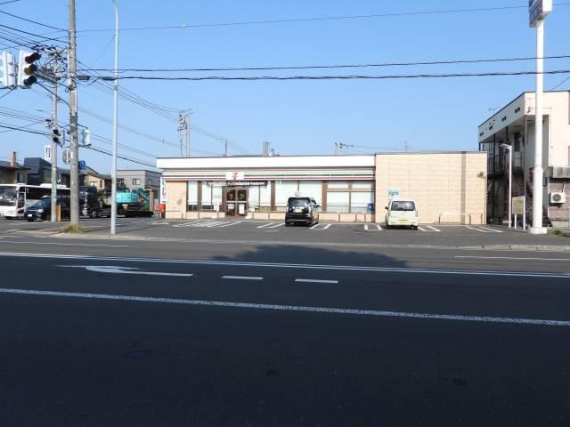 セブンイレブン札幌篠路7条店：118m