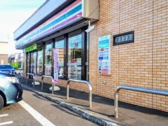 セブンイレブン札幌拓北店：121m