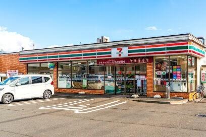セブンイレブン札幌北29条店：382m