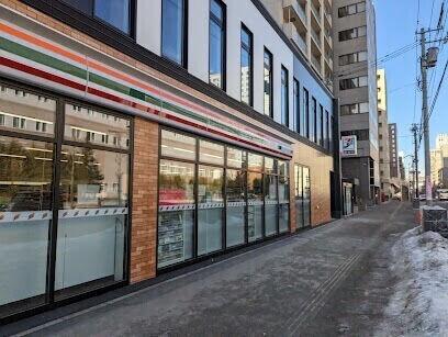 セブンイレブン札幌北2条東1丁目店：244m