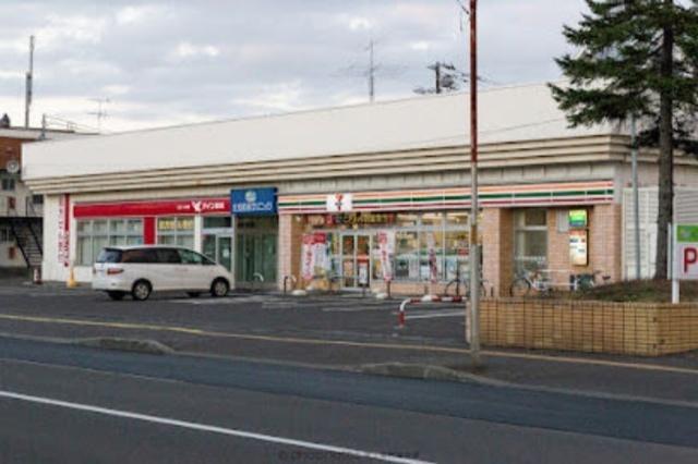 セブンイレブン札幌北21条東8丁目店：302m