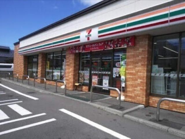 セブンイレブン札幌北12条東店：267m