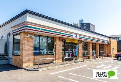 セブンイレブン札幌北18条東16丁目店：286m