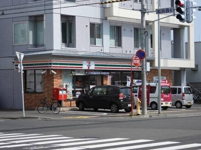セブンイレブン札幌北37条店：364m