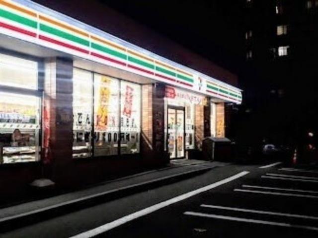 セブンイレブン札幌北26条店：229m